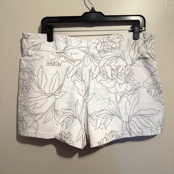 Columbia Floral Print White Athletic Shorts with Built in Bike Shorts XL - Picture 9 of 16